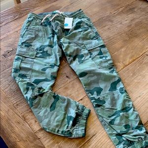 Boys Mini Boden lined camo joggers